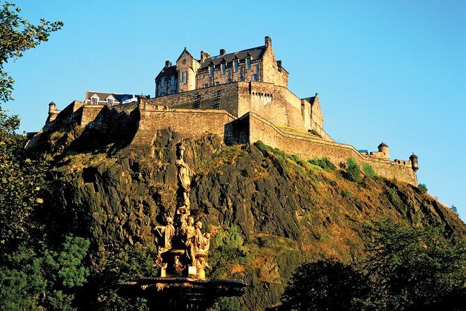 Harry Potter Tour & Edinburgh Castle Visit - Edinburgh Castle Views on the Walk: The Tour Builds Anticipation