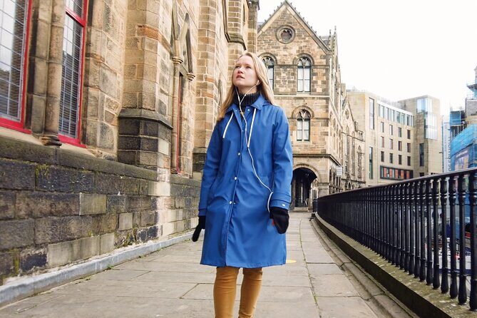 Highlights from Edinburgh’s Old Town: A Self-Guided Audio Tour - Gladstone’s Land and Riddle’s Court: short stops in side streets