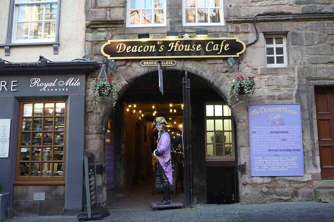 Highlights from the Royal Mile: A Self-Guided Audio Tour - Old Tolbooth Wynd: history on a side path