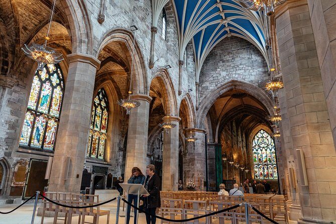 Highlights & Hidden Gems With Locals: Best of Edinburgh Private Tour - The extra stops that can change your whole route