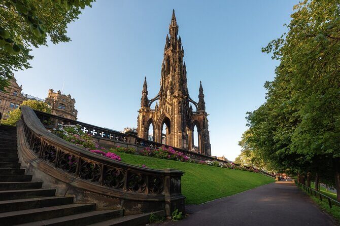Historic Edinburgh and Rosslyn Chapel Full-Day Private Tour in a Premium Minivan - Royal Mile by minivan: St Giles to Holyroodhouse without sprinting