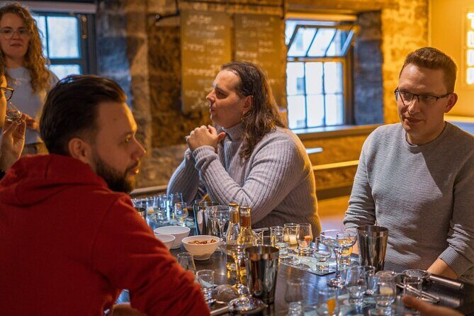 Holyrood Distillery Gin Tasting Experience - Holyrood Distillery in Edinburgh: modern Scottish gin in 75 minutes