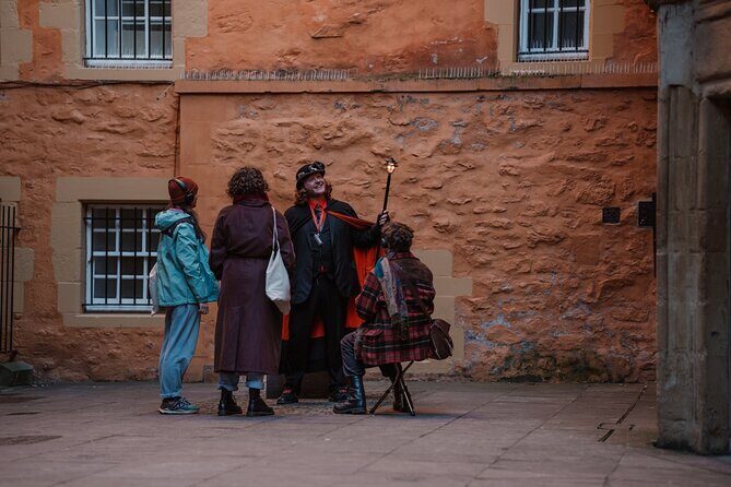 Immersive Old Town Ghost Walking Tour in Edinburgh - The tech that drives the spooky: TourTalk headsets in practice