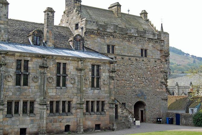 Kingdom of Fife & St Andrews Full-Day Guided Private Tour in a Premium Minivan - Royal & Ancient Golf Club Grounds: Swilken Bridge and Photo-Worthy Fairways