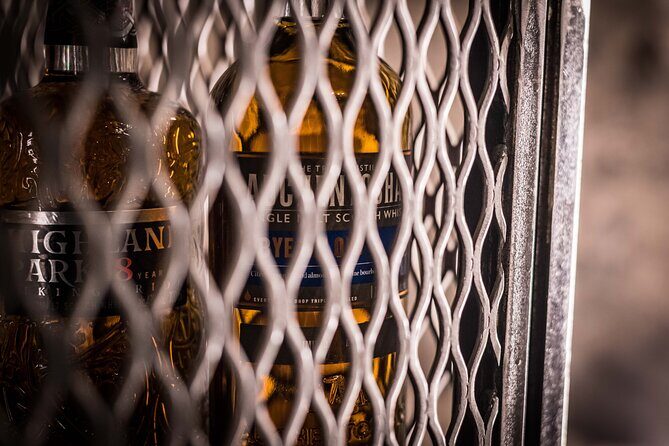 Luxury Whisky Tasting in Edinburgh's Underground Vaults | 90min - The guide makes or breaks it, and here you’re in good hands
