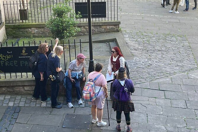 Magical Walking Tour in Edinburgh - A 2-hour Edinburgh Old Town spellbook, in plain English