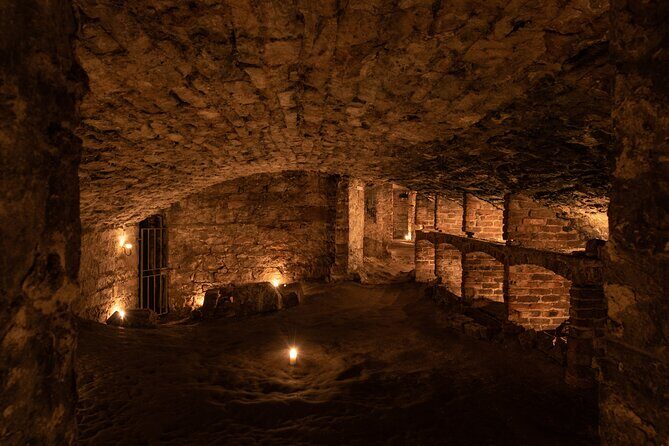 Multi-Sensory Haunted Underground Vaults Tour in Edinburgh - Stop 2: Old Town closes and dark tales above Blair Street