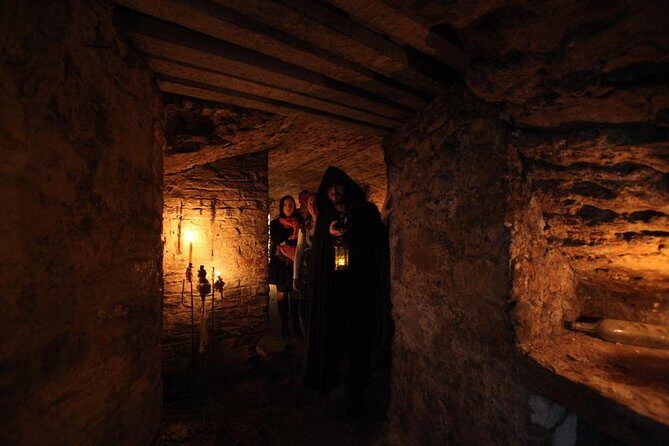 Multi-Sensory Haunted Underground Vaults Tour in Edinburgh - Stop 3: Mercat Tours and the shift from street stories to underground vaults
