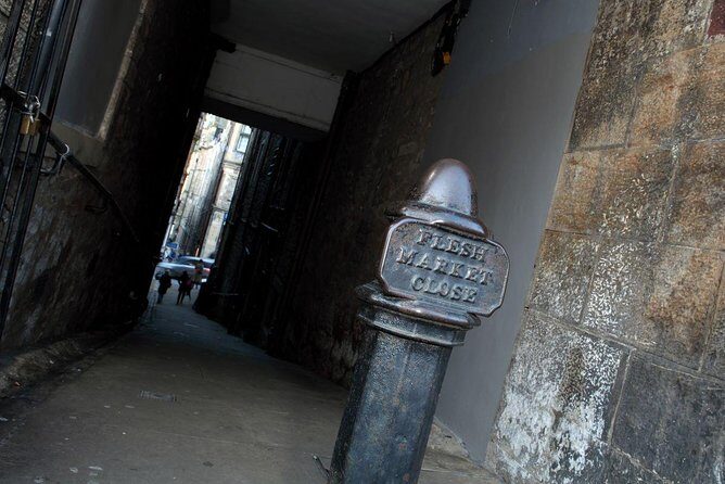 Multi-Sensory Haunted Underground Vaults Tour in Edinburgh - Group size, pacing, and why timing matters for good scares