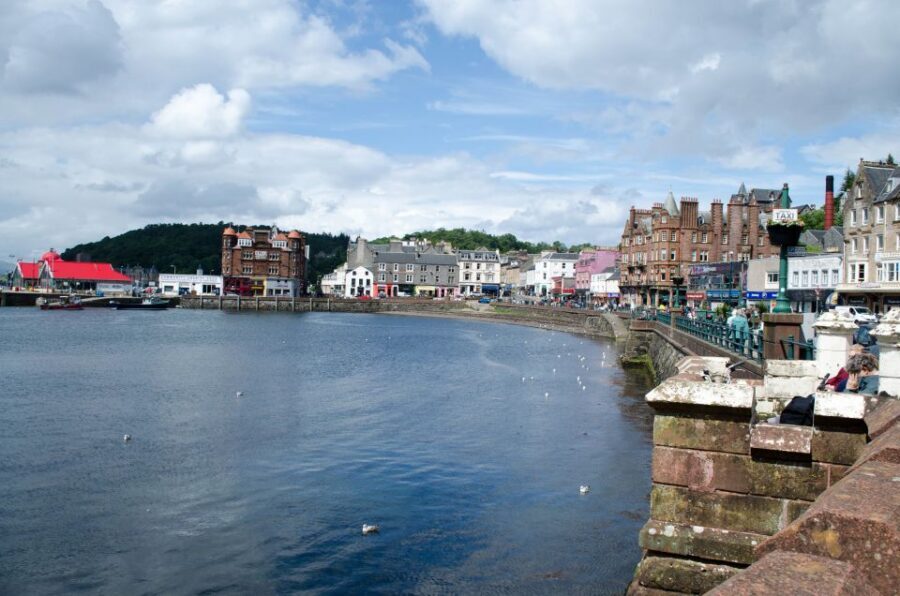 Oban, Lochs & Inveraray Full-Day Tour from Edinburgh - Loch Lomond and Luss: coffee, photos, and a quick reset