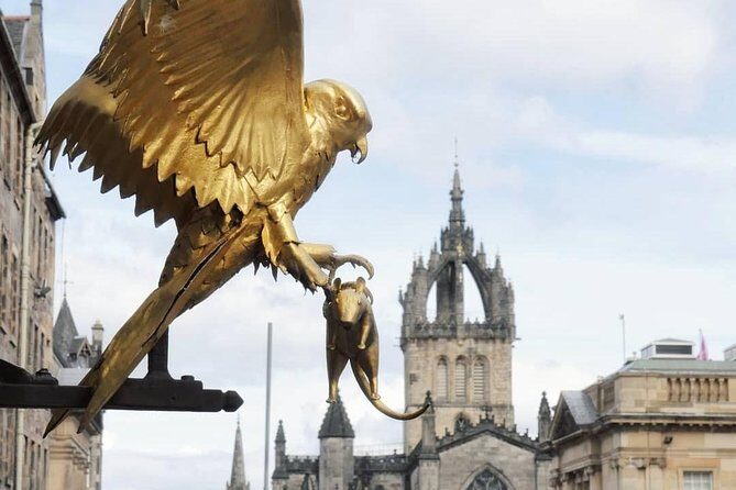 Old Town Walking Tour History and Tales in Edinburgh - Meeting at 192 High St and How the Walk Really Feels