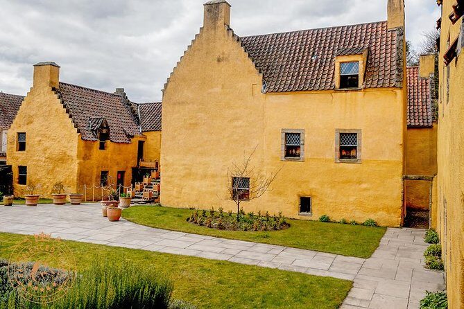 Outlander locations experience, Private Tour in a premium Minivan - A private Outlander routing game plan (without the crowd chaos)