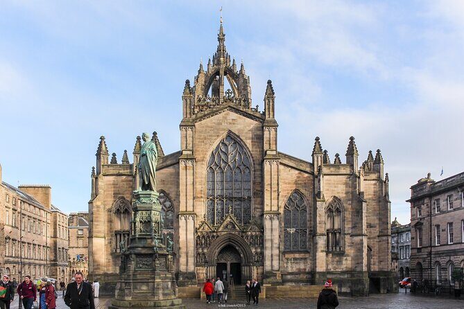 Private 4h Walking Tour in Edinburgh with Edinburgh Castle Tour - Price, What You Get, and Why It Can Be Worth It
