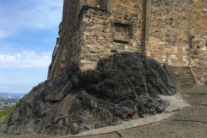 Private Edinburgh Castle Tour - Royal Mile meeting point and hotel pickup: how to make it smooth