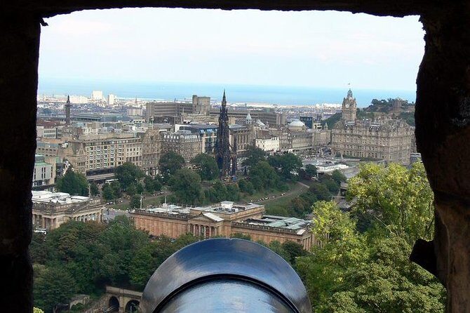 Private Edinburgh City Half-Day Tour - VIP Mercedes minibus: comfort, pacing, and why it matters in Edinburgh