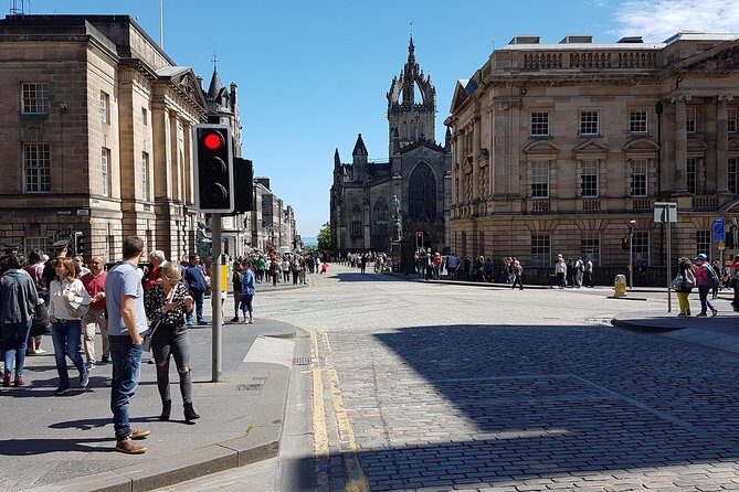 Private Edinburgh City Tour - Castle silhouette to Royal Mile stories: where the city clicks
