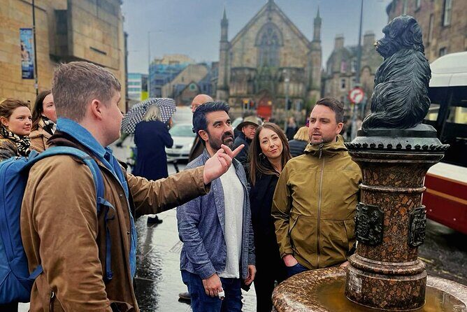 PRIVATE Edinburgh Food Tours - Old Town, Leith - Castle Views First: Setting the Mood Before the Bites