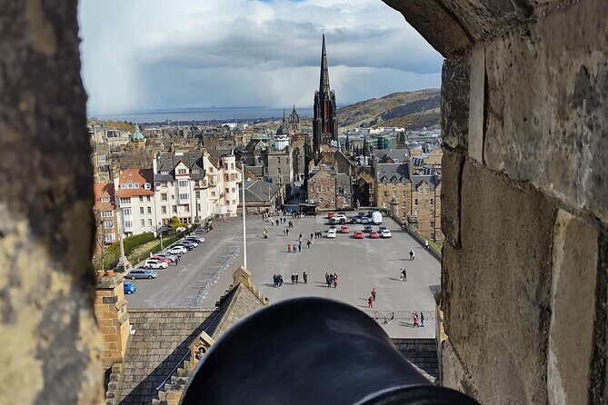 Private Edinburgh Full Day Guided Tour in a Black Cab LEVC TX - Holyroodhouse to Arthur’s Seat: Royal Scotland and Real Ventilation
