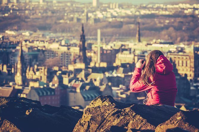 Private Edinburgh Tour for Families with a Local, 100% Personalized - Edinburgh Castle or a feudal detour: choosing the big hitter the right way