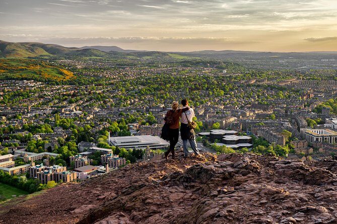 Private Edinburgh Tour for Families with a Local, 100% Personalized - The guide factor: real storytelling beats a canned script