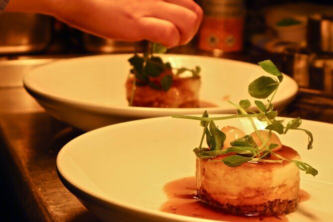 Private Food Tour of Edinburgh with Haggis, Scotch & More - Castle Rock fortress views and your first tasting rhythm