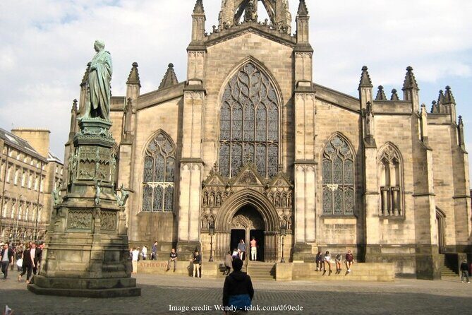 Private Full-Day Walking Tour in Edinburgh with Edinburgh Castle - Royal Mile to Calton Hill: getting your bearings fast