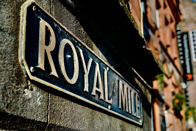 Private Half Day Tour of Edinburgh in a Black Cab - A black cab private tour is the fast track to Edinburgh