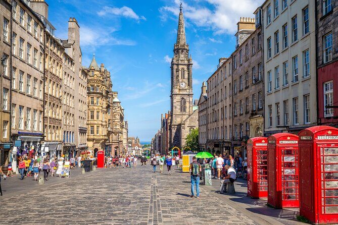 Private Half Day Tour of Edinburgh in a Black Cab - Edinburgh Castle exterior time: iconic views, but plan tickets