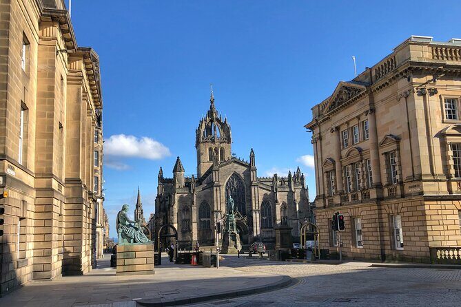 Private Old Town, Edinburgh Walking Tour - Royal Mile Castle Views and the Oldest Houses You Can Actually See