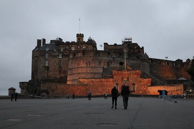 Private one hour Harry Potter walking tour - Getting Oriented: From Tartan Weaving Mill to The Elephant House