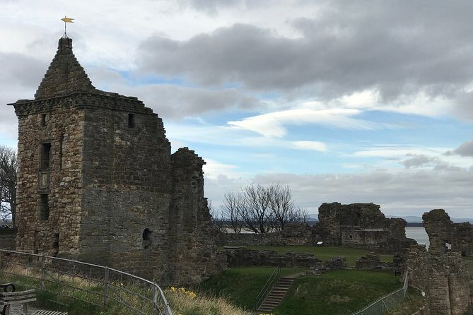 Private St Andrews Day Guided Tour-Personalised & Bespoke - Walking the Old Course: St Andrews Links, Castle ruins, and the university area