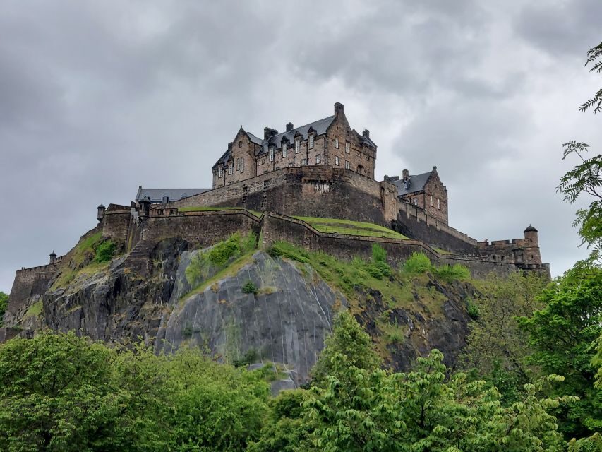 Private tour: History and Mystery in Edinburgh's Old Town - Holyrood Palace to the Royal Mile: history you can actually walk