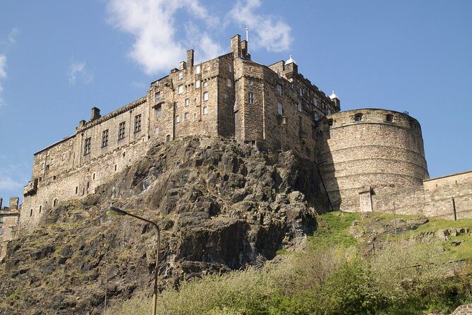 Private Walking Tour: Edinburgh Highlights, including entry to Edinburgh Castle - The Elephant House and Harry Potter stops that feel real