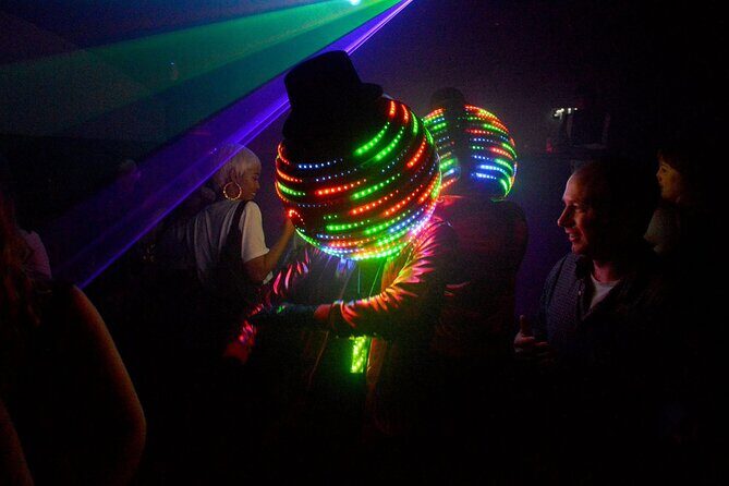 Pub Crawl in Edinburgh - The venues, the wristbands, and the “spend less” advantage