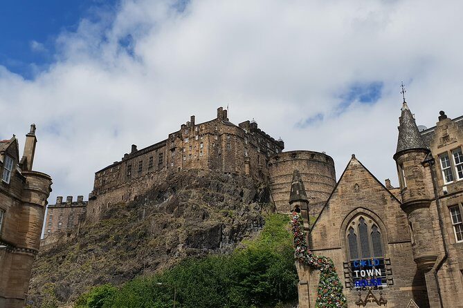 Public guided tour of Edinburgh at a minimum price - in French - Key Things to Know Before You Go