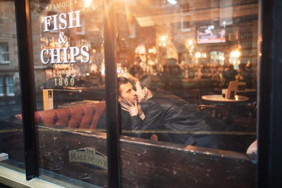 Romantic Photoshoot Experience for Couples in Edinburgh - Key things you’ll notice right away