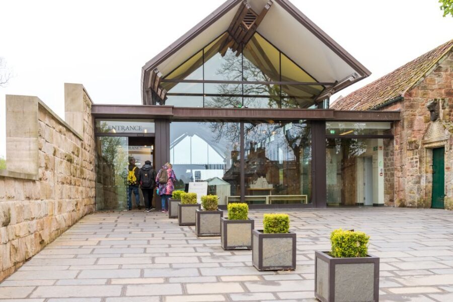 Rosslyn Chapel and Hadrian's Wall Small Group Day Tour - The best part of the day: the guide’s storytelling and music