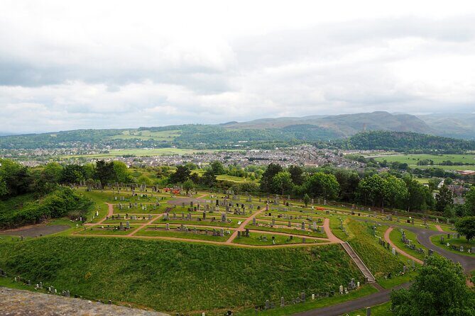 Rosslyn Chapel, Dunfermline Abbey and Stirling Castle Day Tour - Stirling Castle: Panoramas, Politics, and a Lot of Steps