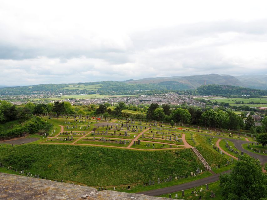 Rosslyn Chapel, Stirling Castle & Dunfermline Abbey Tour - Meeting point and how the day flows