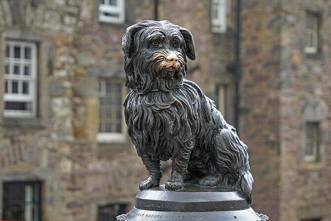 Royal Mile, Edinburgh Walking Tour with Audioguide - Royal Mile Side Streets: Closes That Feel Like Time Travel