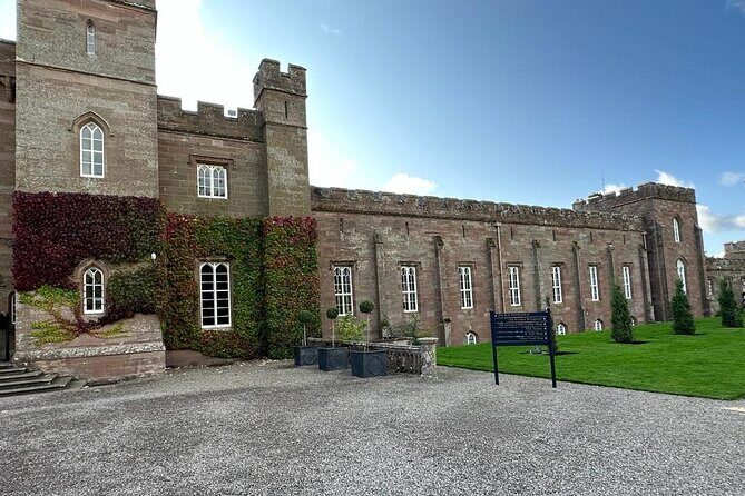Scone Palace, Nature, Pitlochry, Whisky Experience from Edinburgh - Taste Perthshire and the Highland coo feeding moment