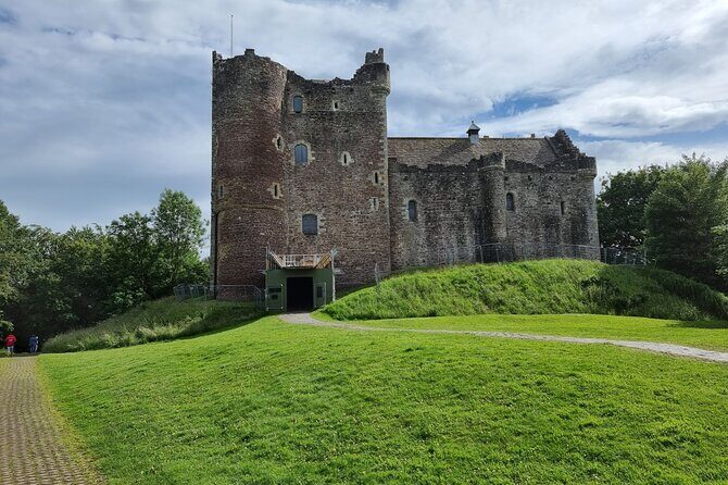 Scottish Castles & Whisky Tour - How the driver-guide shapes your day (including a possible Perth gin tasting)