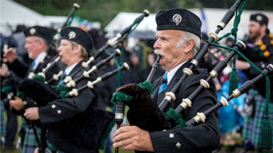 Scottish Highland Games Day Tour from Edinburgh - The Coach Ride: Mercedes-Benz Midi-Coach + Real Context