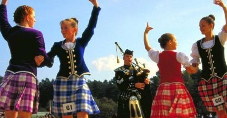 Scottish Highland Games Day Tour from Edinburgh - Seating and Standing Room: How to Avoid Missing the Action
