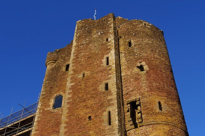 Scottish Whisky and Castles small group tours from Edinburgh - Guides, live commentary, and why the ride matters