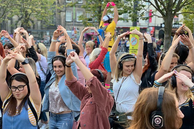 Silent Disco Adventure Tour - How the silent disco idea works on Edinburgh streets