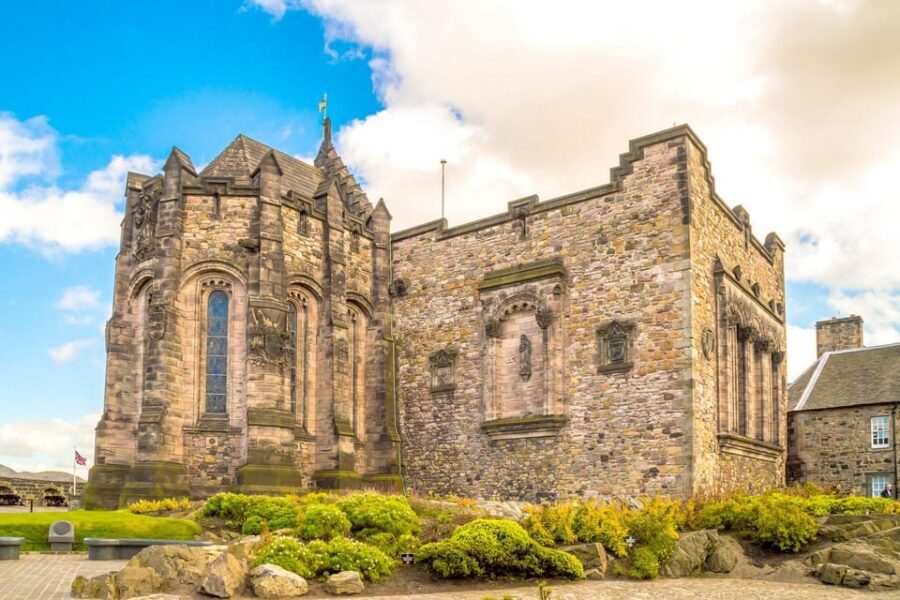 Skip-the-line Edinburgh Castle with Old Town Walking Tour - Skip-the-line tickets: saving time without skipping reality