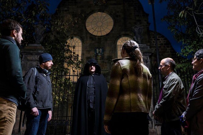 Small Group Edinburgh Underground Vaults & Graveyard Ghost Tour - What to wear and bring for an evening in Edinburgh vaults