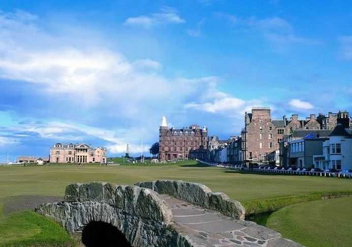 St Andrews and Falkland Palace Tour from Edinburgh - Falkland Village and Falkland Palace: Outlander Mood Plus Sporting History