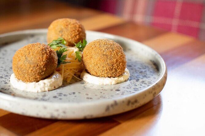 Taste Of Edinburgh Food Tour With All Food & Drinks Included - A Guided Food Walk That Uses Edinburgh’s Best Neighborhoods